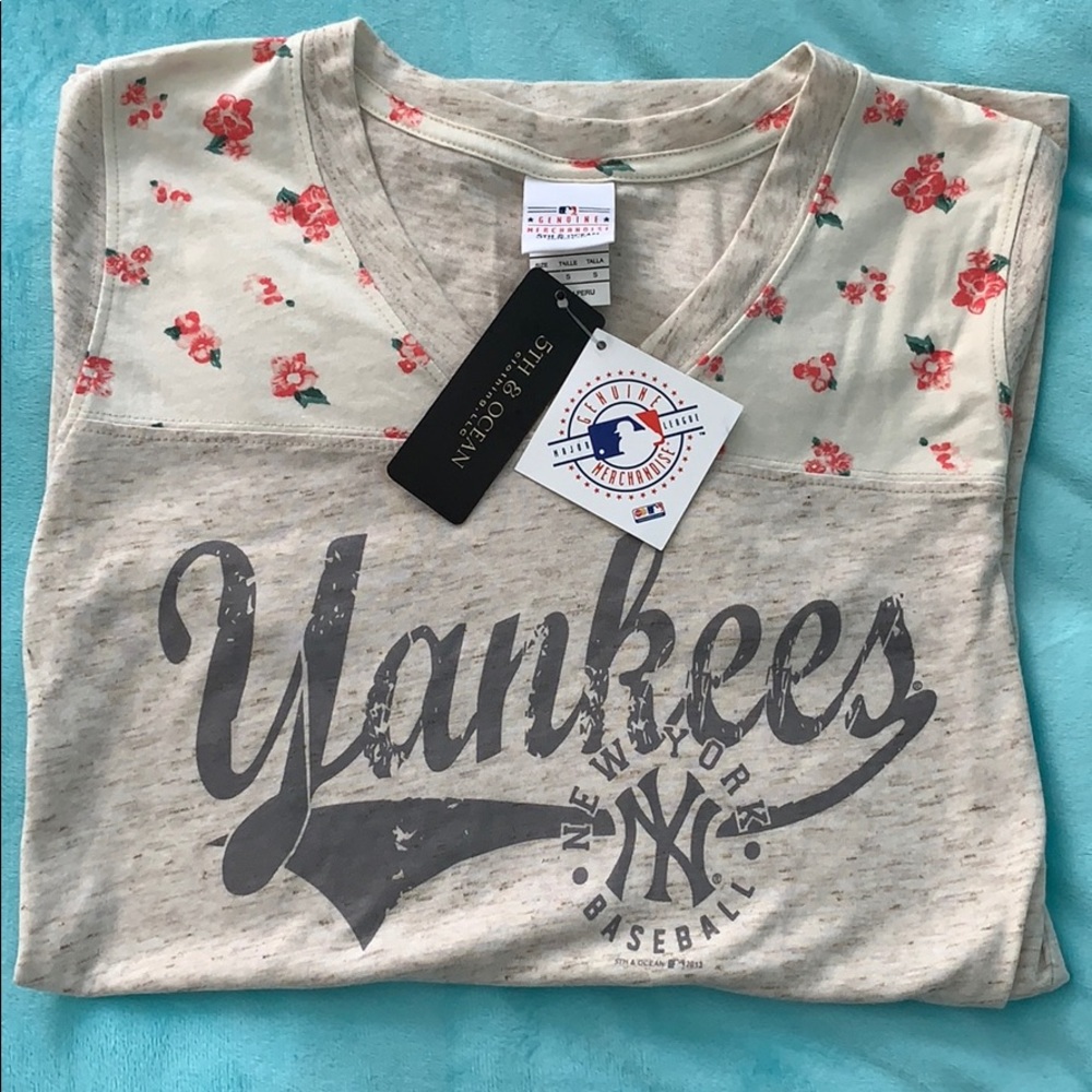 Yankees Genuine Merchandise Floral T-Shirt